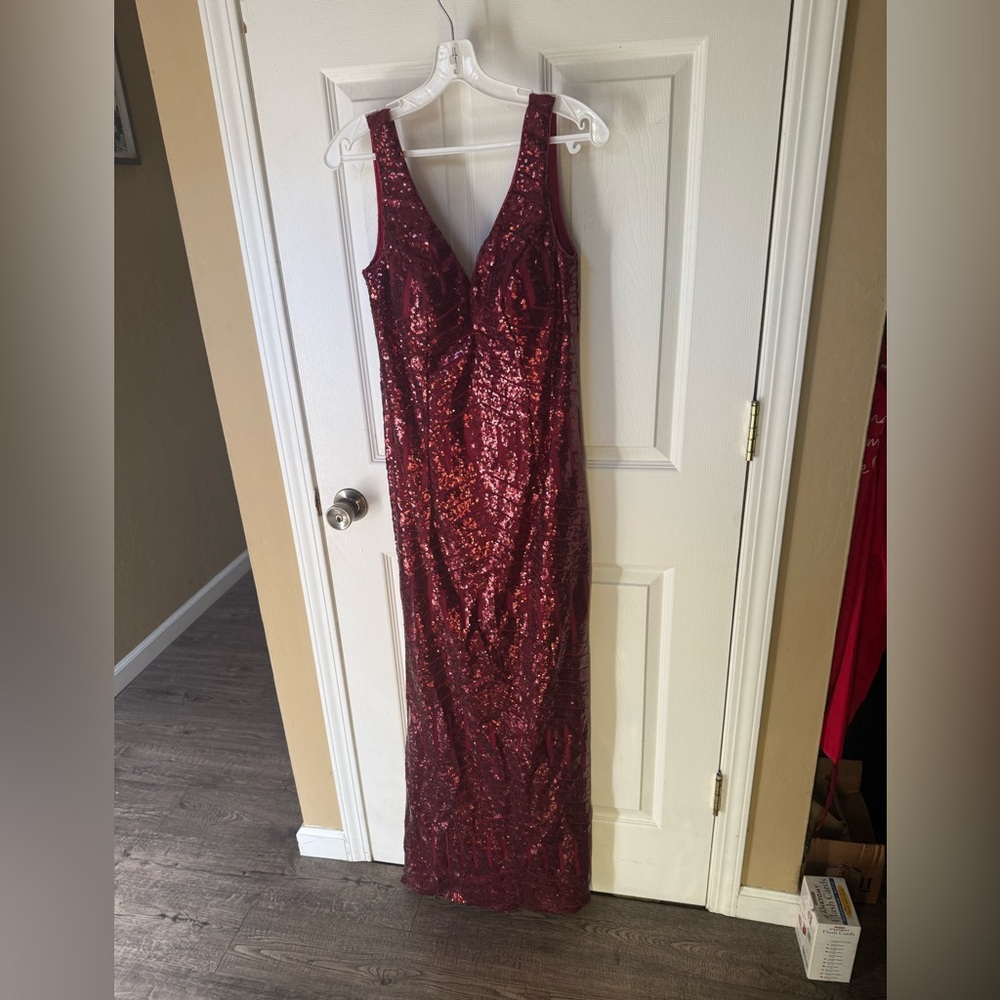 Elegant Burgundy Sequin Prom Dress